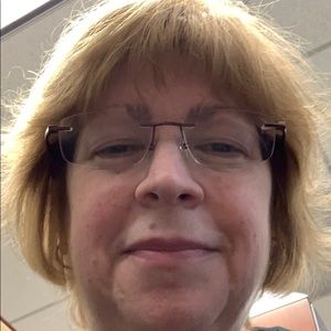 Meet your Posher, Denise